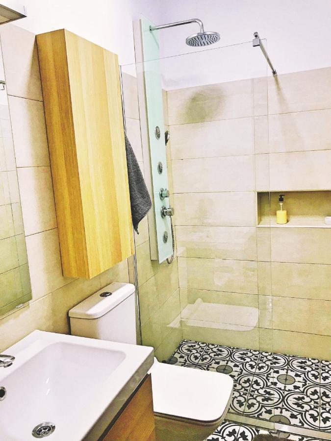Town House With Patio In Quiet Residential Area 10 Min From Beach Torremolinos Phòng bức ảnh