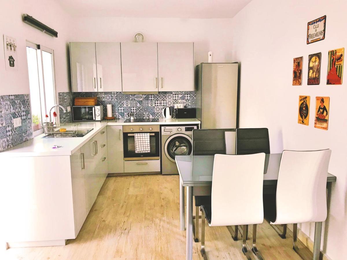 Town House With Patio In Quiet Residential Area 10 Min From Beach Torremolinos Ngoại thất bức ảnh