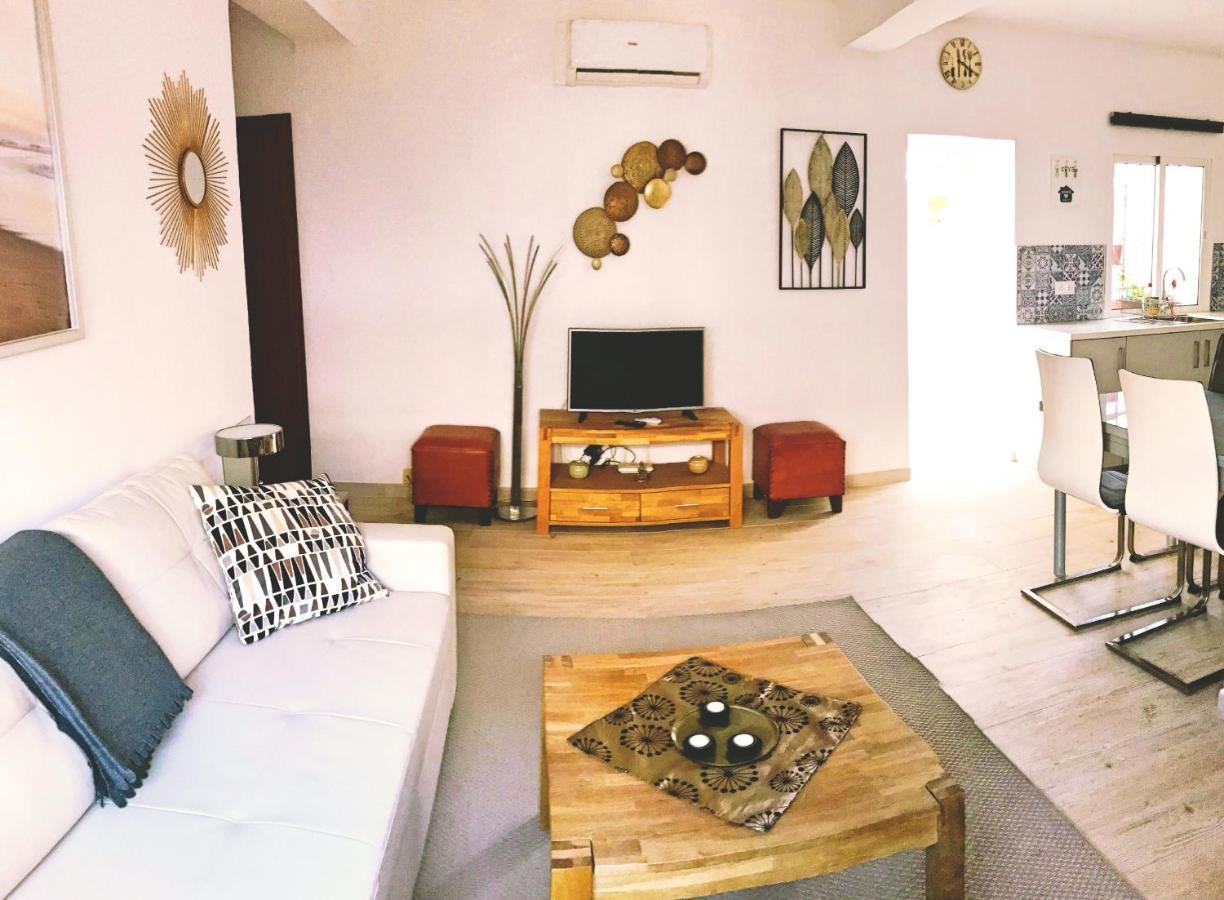Town House With Patio In Quiet Residential Area 10 Min From Beach Torremolinos Ngoại thất bức ảnh