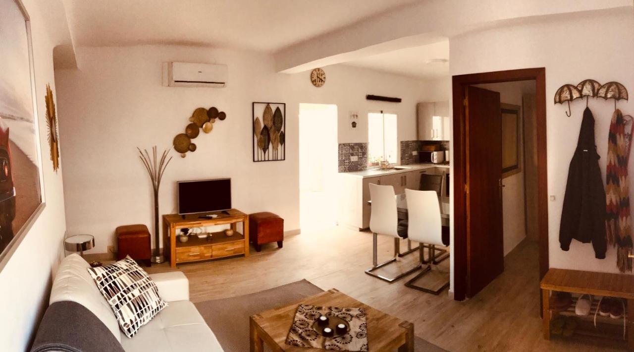 Town House With Patio In Quiet Residential Area 10 Min From Beach Torremolinos Ngoại thất bức ảnh
